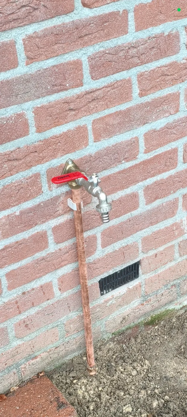 Detail van een buitenkraaninstallatie